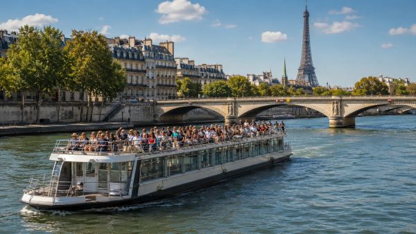 Visite touristique en bateau des monuments de Paris : une expérience inoubliable